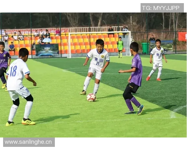 成都足球队防守革新之路:从传统到现代的战术转型与实践探索 成都足球队防守革新之路:从传统到现代的战术转型与实践探索